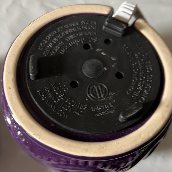 Gently used SC Johson$sons warmer and tarts - Picture 4 of 4